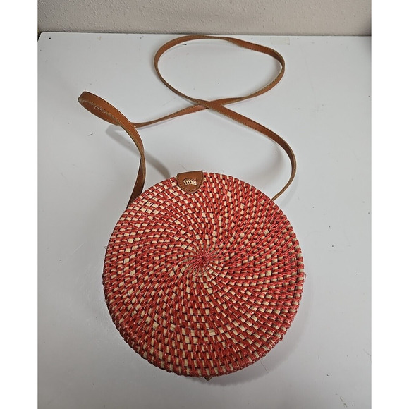 Womens Red Native Rattan Circle Round Woven Crossbody Casual Boho Sling Bag - Picture 1 of 4